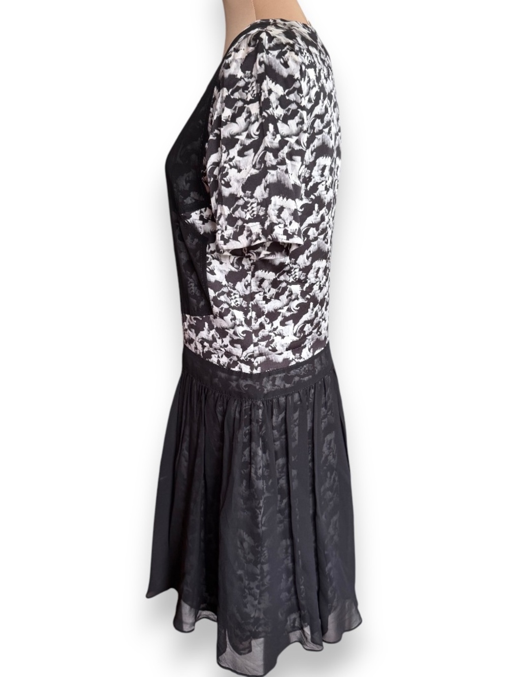 ICB NEW YORK Black White 100% Silk Floral Zip Front Dress Size 10 - Picture 4 of 9